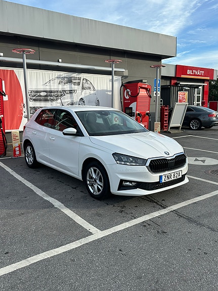 Skoda Fabia 2 of 5