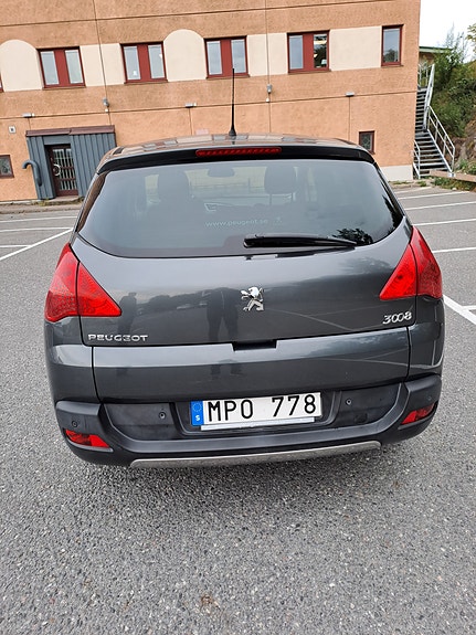 Peugeot 3008 4 of 9