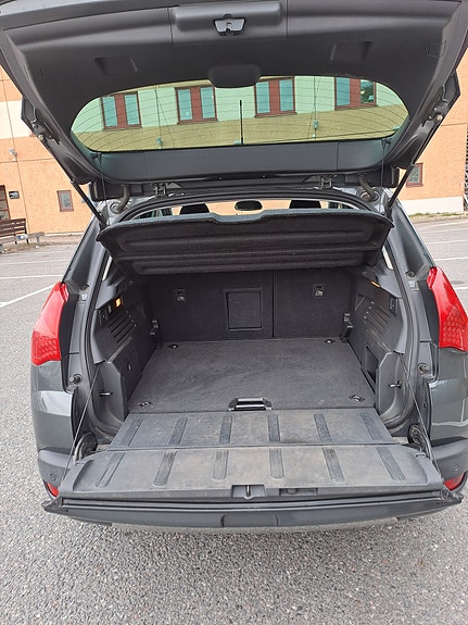 Peugeot 3008 5 of 9