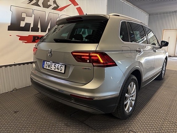 Volkswagen Tiguan 3 of 8