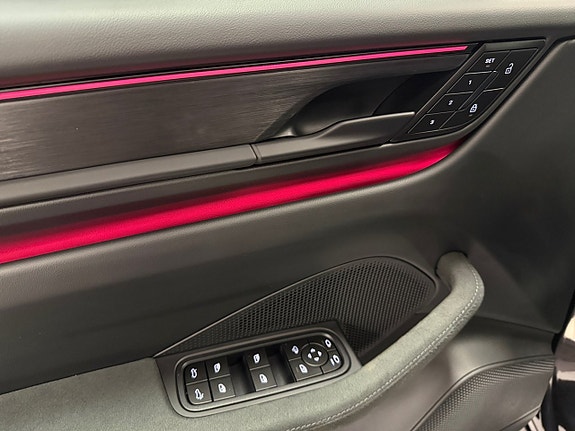 Porsche Macan GTS 9 of 17