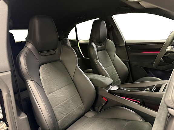 Porsche Macan GTS 11 of 17