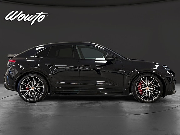 Porsche Macan GTS 3 of 17