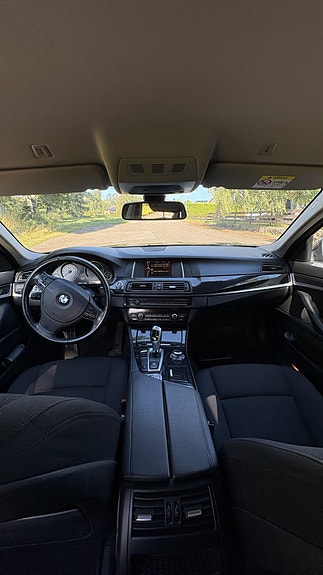 BMW 520d 4 of 5