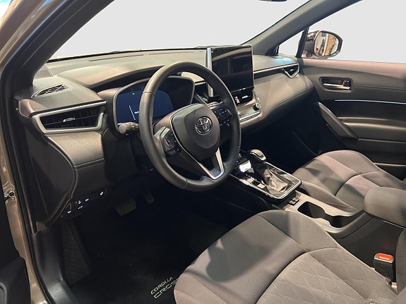 Toyota Corolla Cross 9 of 17