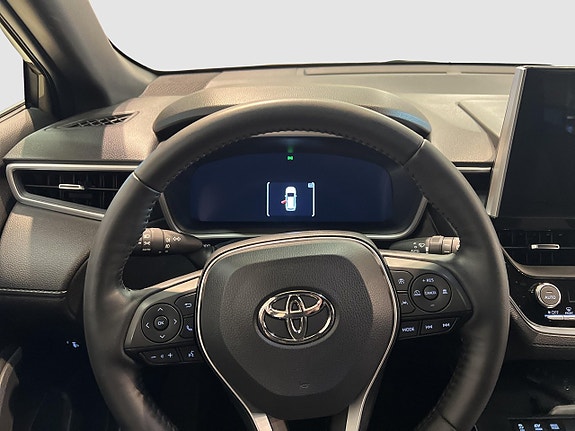 Toyota Corolla Cross 10 of 17