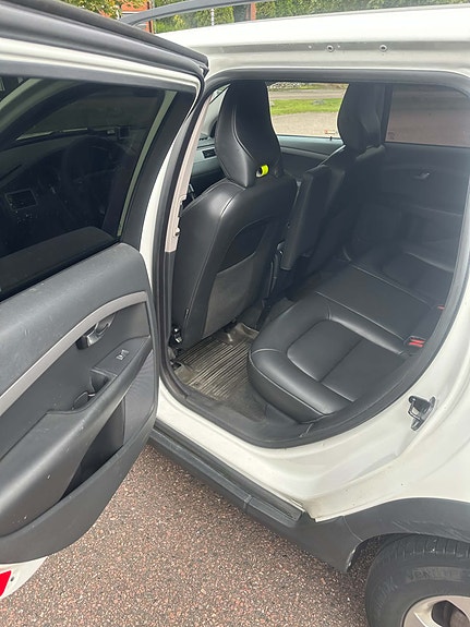 Volvo XC70 8 of 8