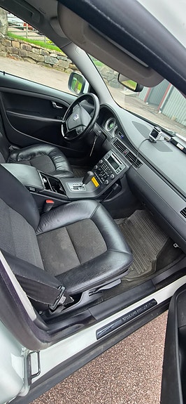 Volvo XC70 7 of 8