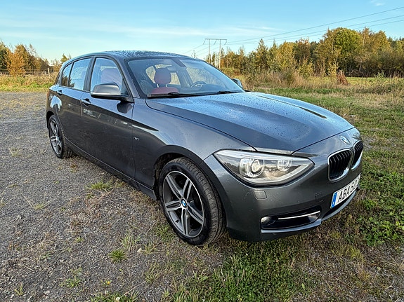 BMW 120d 4 of 5