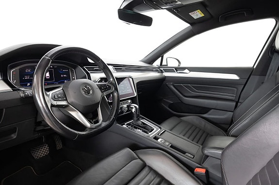 Volkswagen Passat 16 of 24