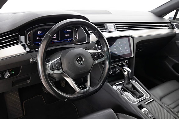 Volkswagen Passat 18 of 24