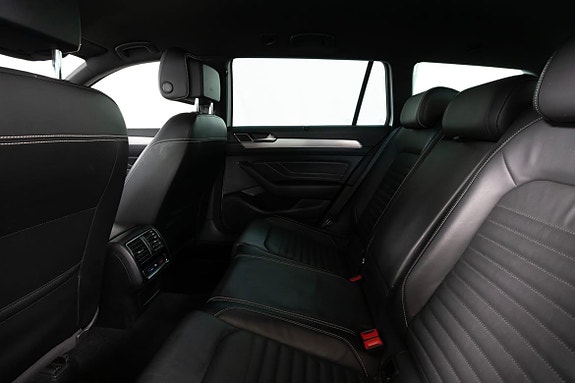 Volkswagen Passat 17 of 24