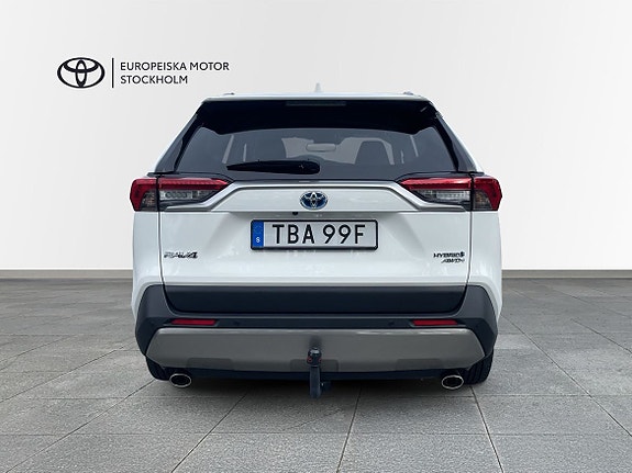 Toyota RAV4 4 of 16