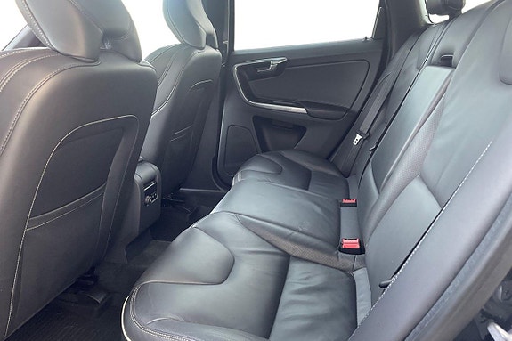 Volvo XC60 23 of 25