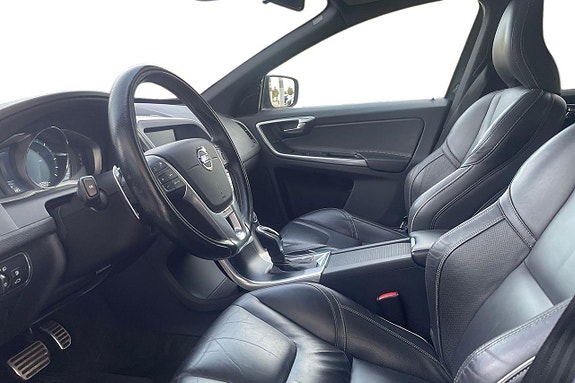 Volvo XC60 10 of 25