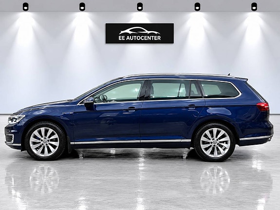 Volkswagen Passat 2 of 15