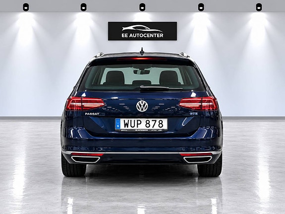 Volkswagen Passat 4 of 15
