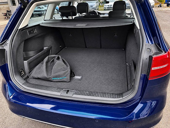 Volkswagen Passat 14 of 15