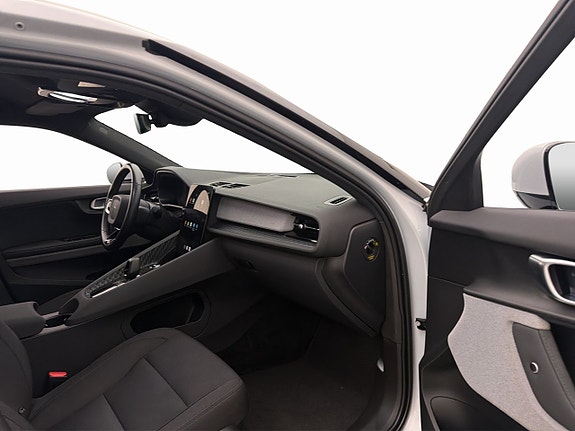 Polestar 2 28 of 30