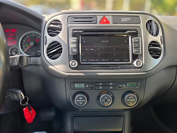 Volkswagen Tiguan 3 of 8