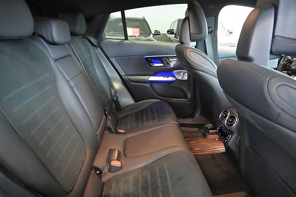 Mercedes-Benz GLC300 de 16 of 29