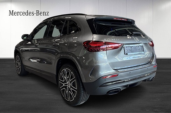 Mercedes-Benz GLA250 e 3 of 11