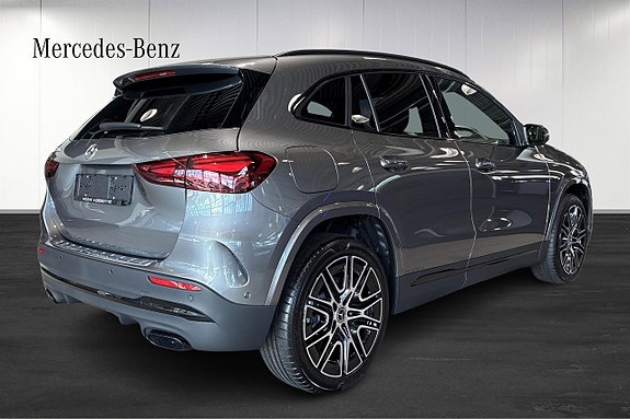Mercedes-Benz GLA250 e 4 of 11
