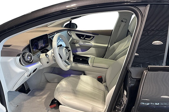 Mercedes-Benz EQE350+ 11 of 12