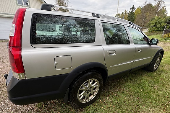 Volvo XC70 4 of 8