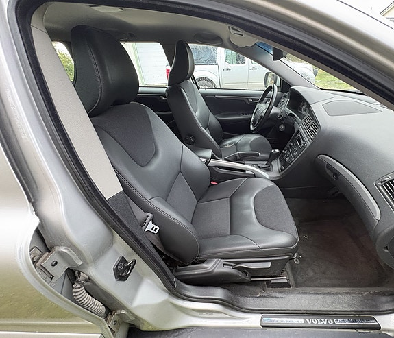 Volvo XC70 8 of 8