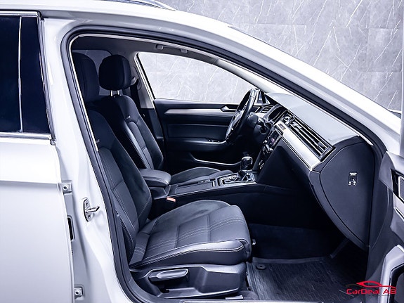 Volkswagen Passat Alltrack 15 of 27