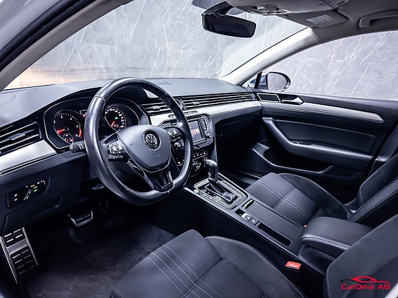 Volkswagen Passat Alltrack 11 of 27