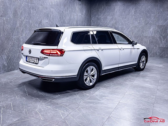 Volkswagen Passat Alltrack 7 of 27