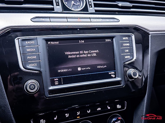 Volkswagen Passat Alltrack 22 of 27