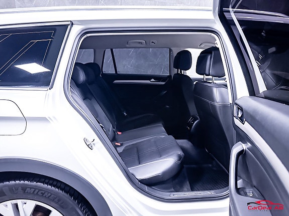 Volkswagen Passat Alltrack 16 of 27