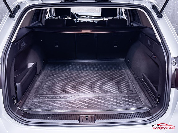 Volkswagen Passat Alltrack 17 of 27