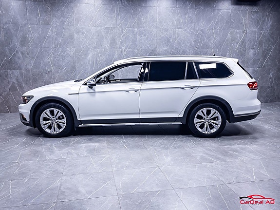 Volkswagen Passat Alltrack 4 of 27