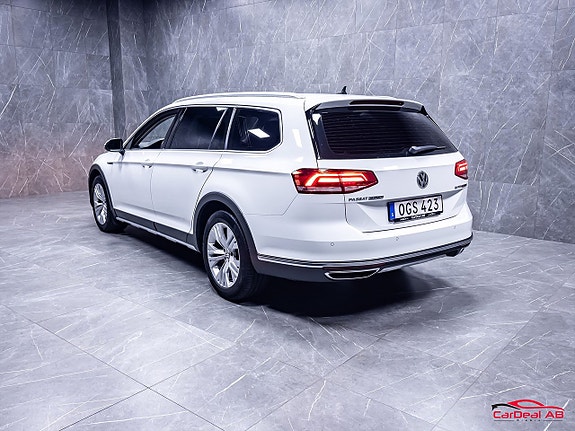 Volkswagen Passat Alltrack 5 of 27