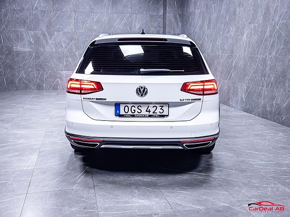 Volkswagen Passat Alltrack 6 of 27
