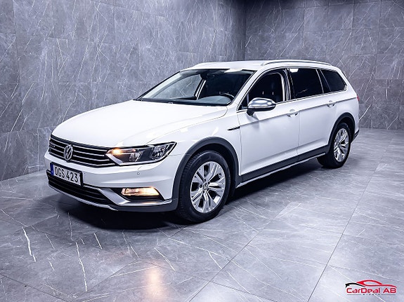 Volkswagen Passat Alltrack 3 of 27