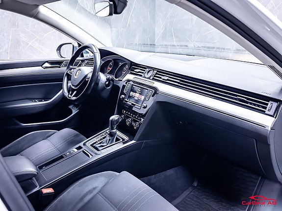 Volkswagen Passat Alltrack 14 of 27