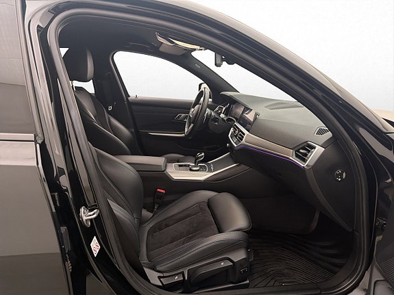 BMW 330e 13 of 30