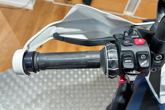 BMW R 1250 GS |Enduro package|Sidoväskor|Toppbox|Nyservad|SE SPEC| 11 of 13