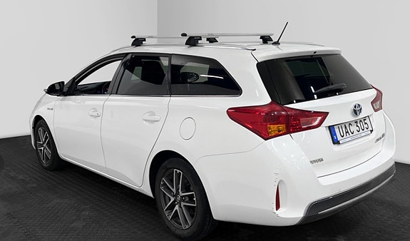 Toyota Auris 11 of 16