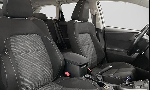 Toyota Auris 8 of 16