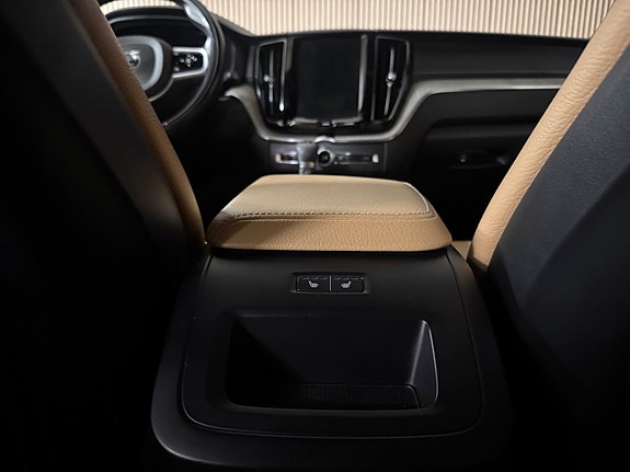 Volvo XC60 14 of 30