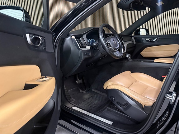 Volvo XC60 10 of 30