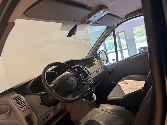 Renault Trafic 6 of 9