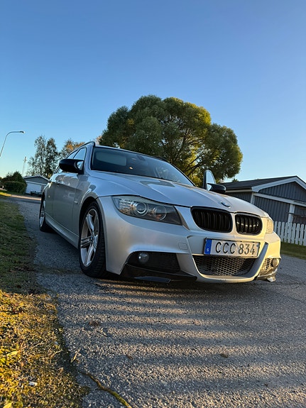 BMW 325i 3 of 5
