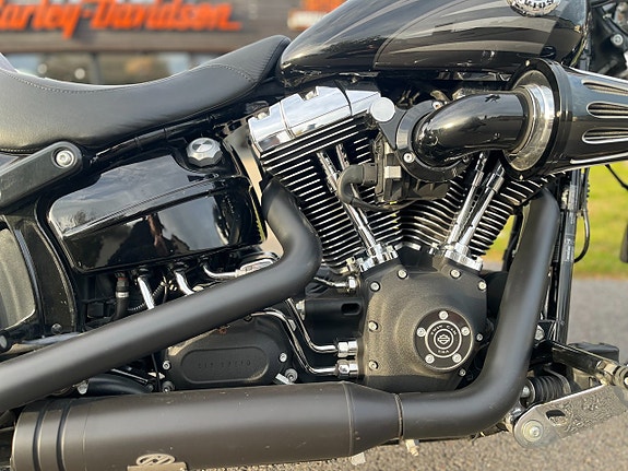 Harley-Davidson Breakout "Inkommande" 5 of 12
